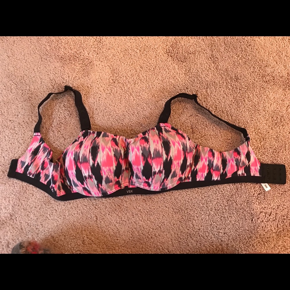 BRAND NEW Victoria’s Secret sport bra